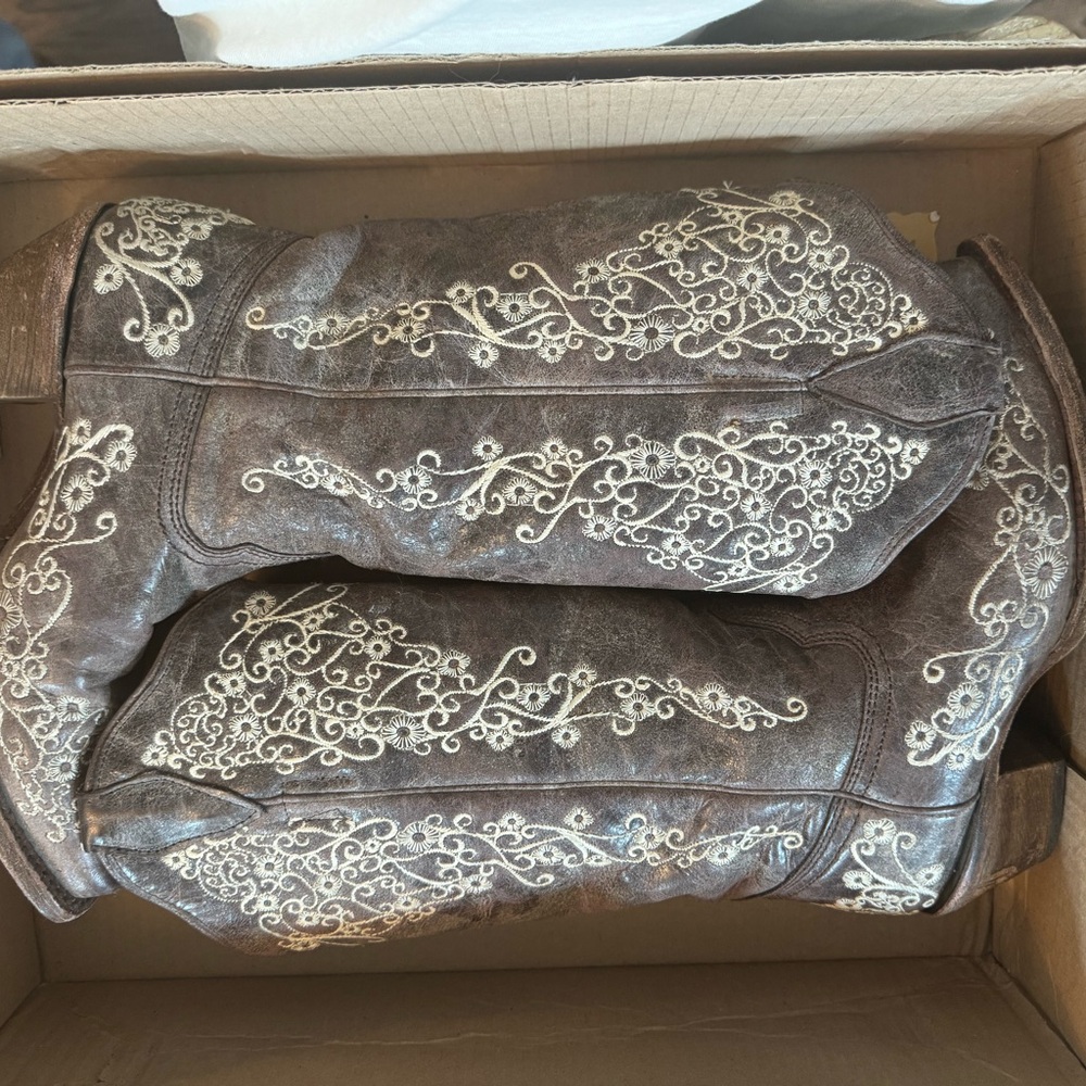 Women’s Brown crater Bone Embroidery cowboy boots
